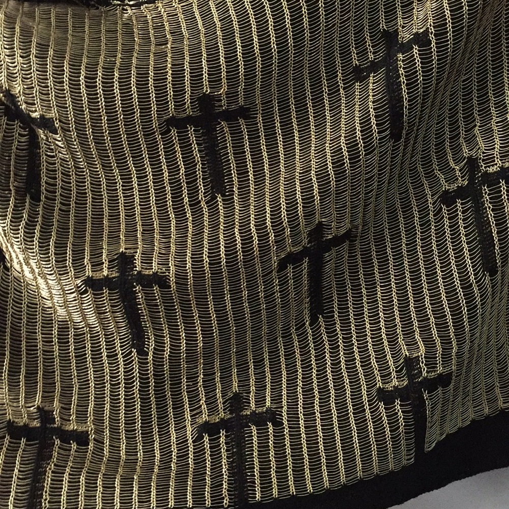 Stunning Cross Sweater - Picture 8 of 8